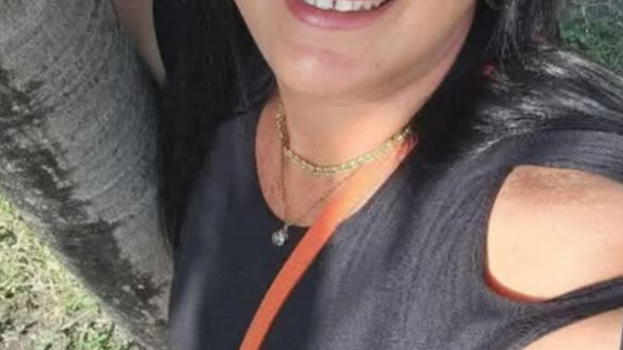 Si apparta per farlo con il suocero ma trova il decesso