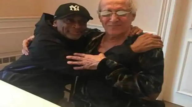 Adriano Celentano torna a mostrarsi in pubblico