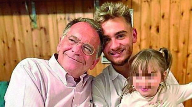 Cecchi Paone svela il suo coming out: "Mamma, amo il ca…