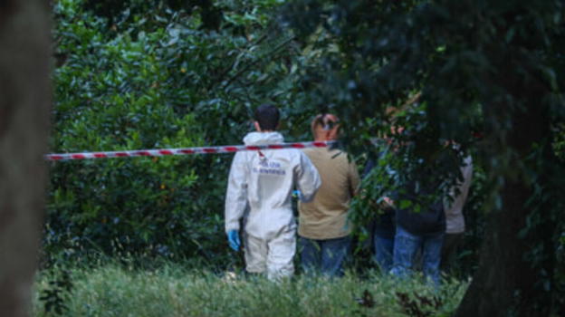Donna e neonata trovate senza vita: parla il testimone