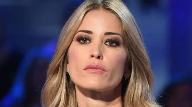 Elena Santarelli dice no allo sharenting della figlia