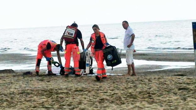 Italia, è successo davanti a tutti: inutili i soccorsi