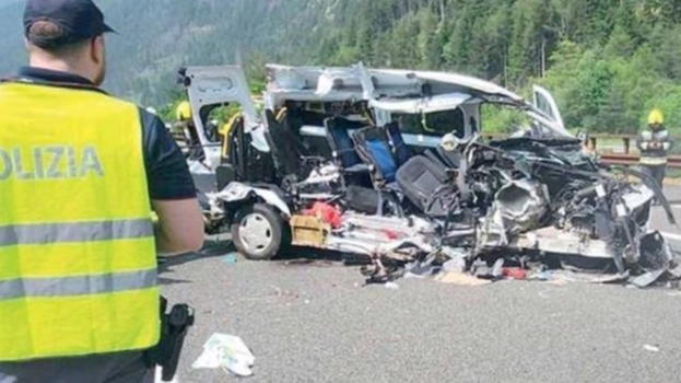 Ambulanza si schianta in Autostrada, il bilancio dei decessi