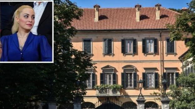 Marta Fascina, dopo i 100 milioni ricevuti da Berlusconi, ora è costretta a pagare dai figli