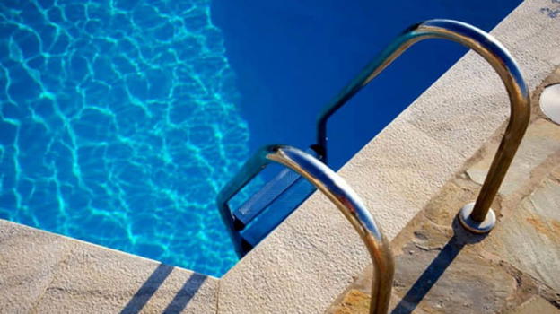 Italia, bimbo di 6 anni deceduto dopo un tuffo in piscina