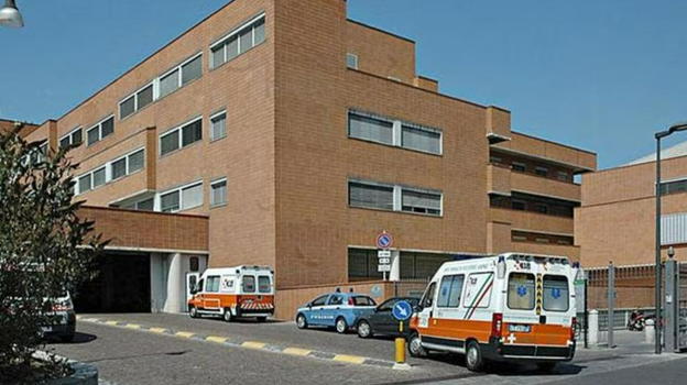 Choc in ospedale, feto abbandonato nel cestino dei bagni in pronto soccorso