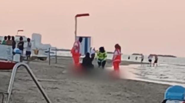 Italia, dramma in spiaggia: inutili i soccorsi