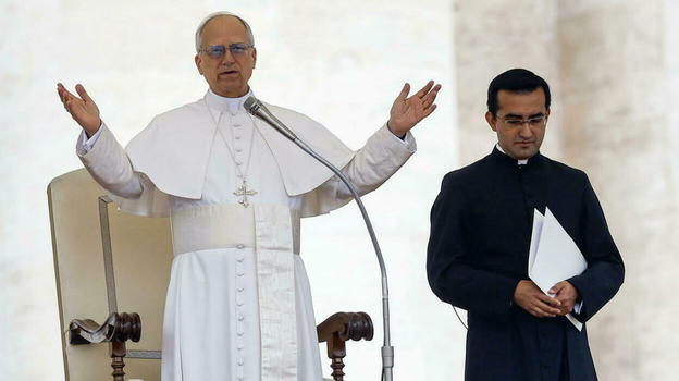 Papa Leone XIV, i fedeli sono rimasti interdetti: il gesto mai visto nella storia moderna