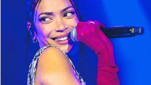 Elodie e la foto di nud0 integrale: è bufera sul web