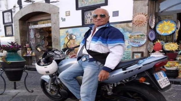 "Aiuto, ci sono 2 teste che rotolano sulla tangenziale"