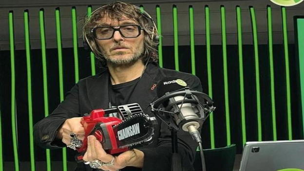 Cruciani, la rivelazione sulla anziana madre che sta male: "Una volta l’anno"
