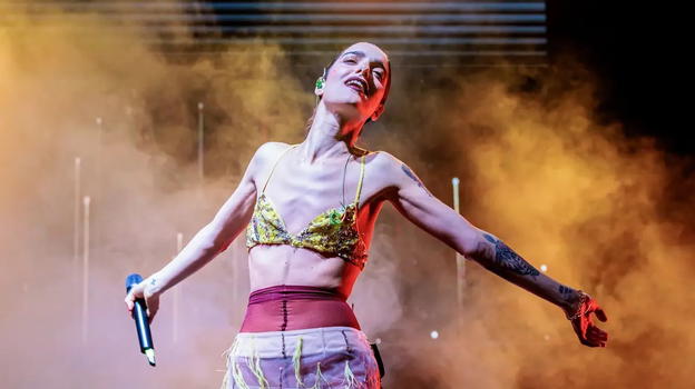 Fan preoccupati per Levante: "Le ragazze si ammalano per colpa dei…"