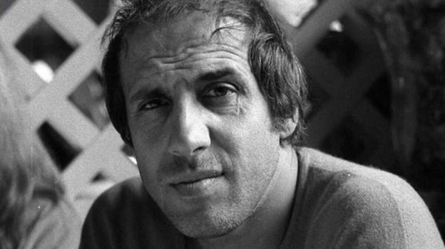 "Addio Adriano Celentano, a 87 anni ci ha lasciato". L’annuncio sul web, poi esce fuori la verità