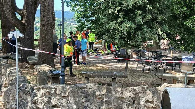 Toglie la vita per vendetta al killer figlio: spari in pieno giorno, deceduto 35enne
