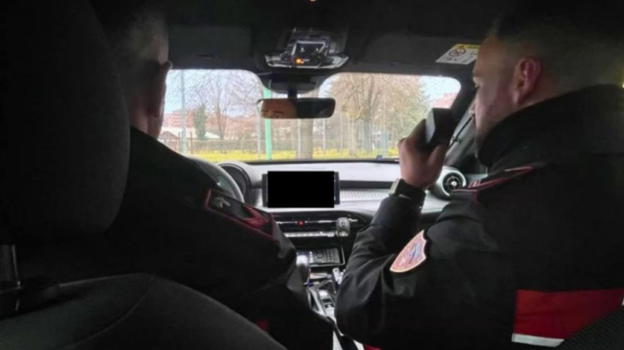 Morire per l’acqua frizzante. Intossicata dalla bombola in auto: intervengono i carabinieri