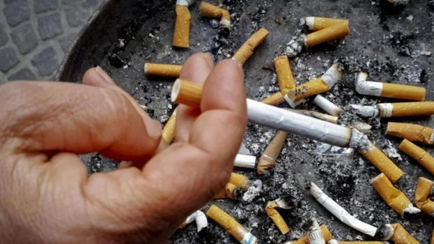 Stangata sulle sigarette: la pessima notizia per chi fuma