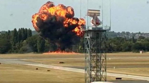Aereo deflagra dopo il decollo: "Si è vista una palla di fuoco nel cielo"