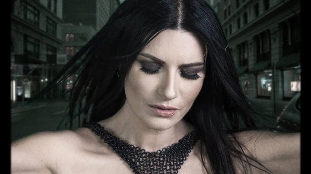 Laura Pausini, un gravissimo lutto l’ha colpita poco fa