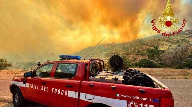 Paura sulla spiaggia italiana, centinaia di bagnanti in fuga