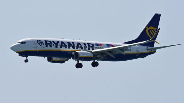 Ryanair, giornata da incubo per i passeggeri diretti a Napoli: ecco cos’è successo