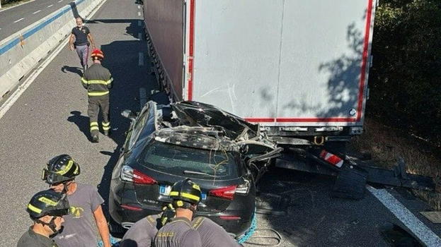Dramma in Autostrada, chilometri di code sotto il sole cocente