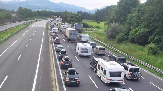 Dramma in Autostrada: tratto chiuso e 4 ore di code