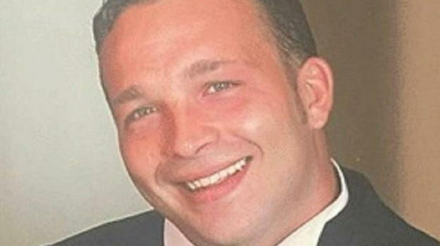 Grave lutto, si accascia davanti a tutti e muore