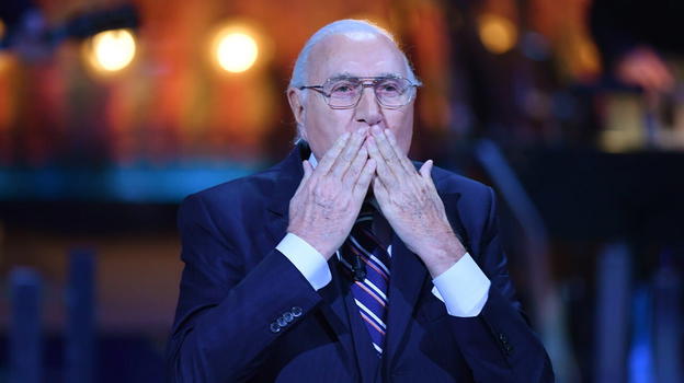 Pippo Baudo, quel male al ginocchio e poi il decesso