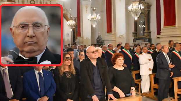 Polemiche dopo il funerale, tutti lo hanno notato: era assente proprio lui