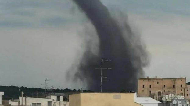 Tromba d’aria colpisce la città italiana: la situazione