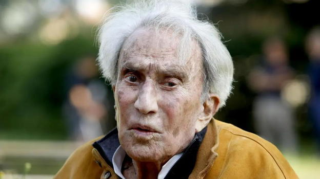 Patrimonio Emilio Fede, non solo ai figli: ecco a chi andrà la sua eredità