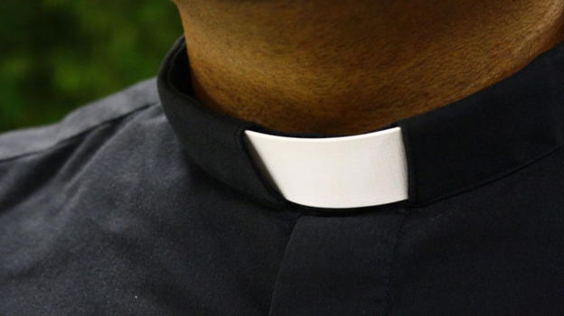 Choc in chiesa, ecco cosa faceva il prete ai bambini