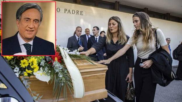 Polemiche dopo il funerale, tutti lo hanno notato: le due figlie erano…