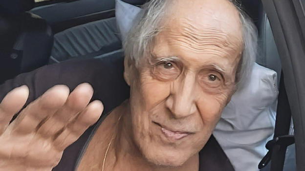 Adriano Celentano torna a mostrarsi: "Eccolo a 87 anni"