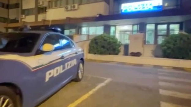 Agente di polizia trovato senza vita in questura: cos’è successo