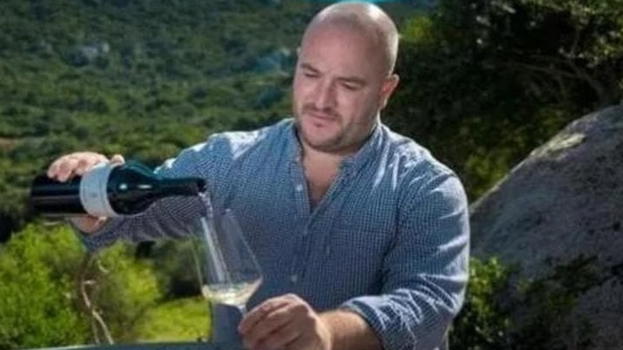 "Emanuele Ragnedda si è tagliato le vene, ritrovato in una pozza ematica"