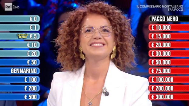 "Buffona" Claudia va via tra gli insulti: cos’è successo a fine puntata