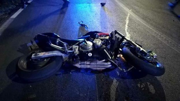 Schianto in moto, purtroppo non ce l’ha fatta: ha perso la vita