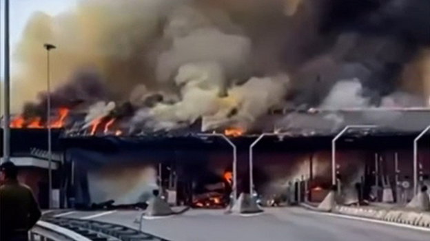 Dramma al casello dell’autostrada: auto bloccate per chilometri