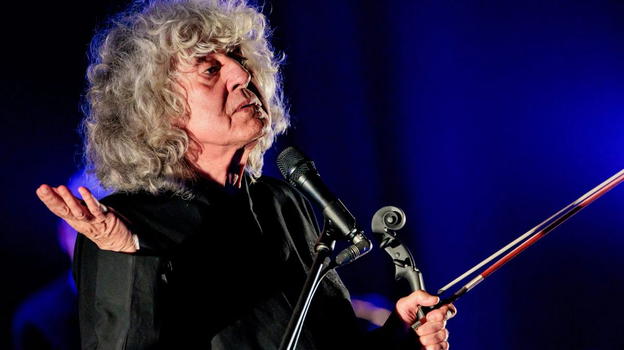 Angelo Branduardi, malore improvviso: ricoverato d’urgenza