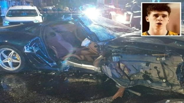 Perde il controllo della Ferrari e si schianta contro un muro