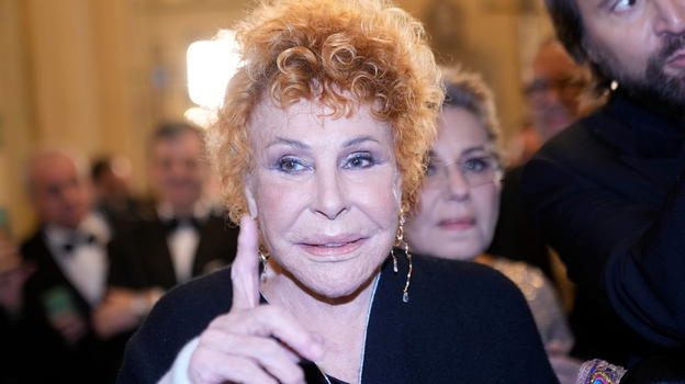 "Suono io al suo funerale". Ornella Vanoni: esaudito il suo ultimo desiderio