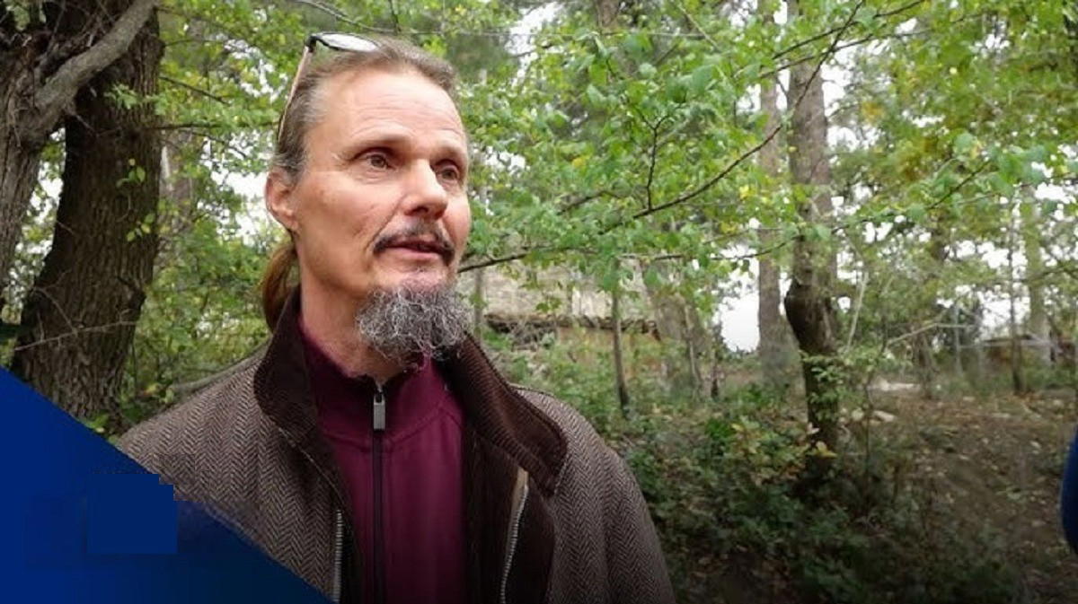 "Sta male". Famiglia nel bosco, il padre Nathan non torna a casa