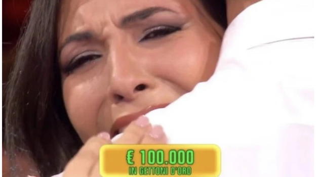 Affari Tuoi, Sofia lascia lo studio e finisce malissimo: "Mai sentito una cosa del genere"