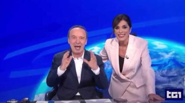 "Ma avete sentito?" Benigni e la gaffe al Tg1, arriva la polemica