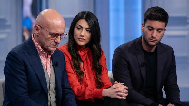 Scandalo Signorini-Pretelli, bufera su Giulia: “Vergogna, proprio tu che…"