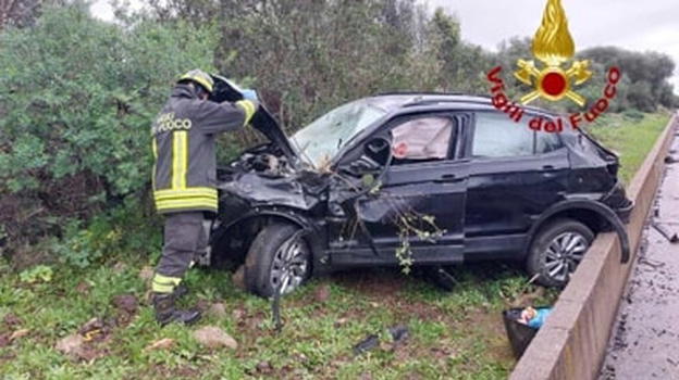 Assurdo a Natale, ragazza muore con l’auto