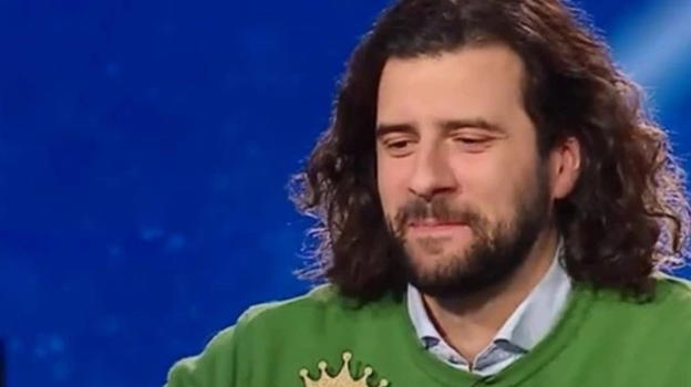 L’Eredità, bufera sul campione Francesco: "Ogni sera con sto gi.."
