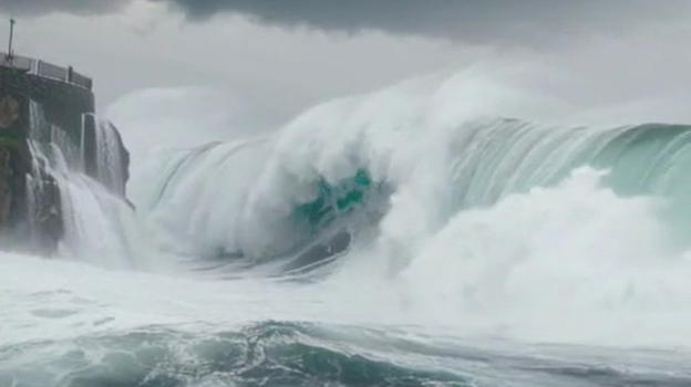 Ciclone Harry, onde alte fino a 9 metri: scatta la nuova allerta rossa