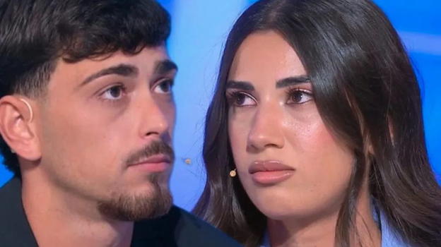 Manuel e Assia di C’è Posta per Te aspettano un bambino